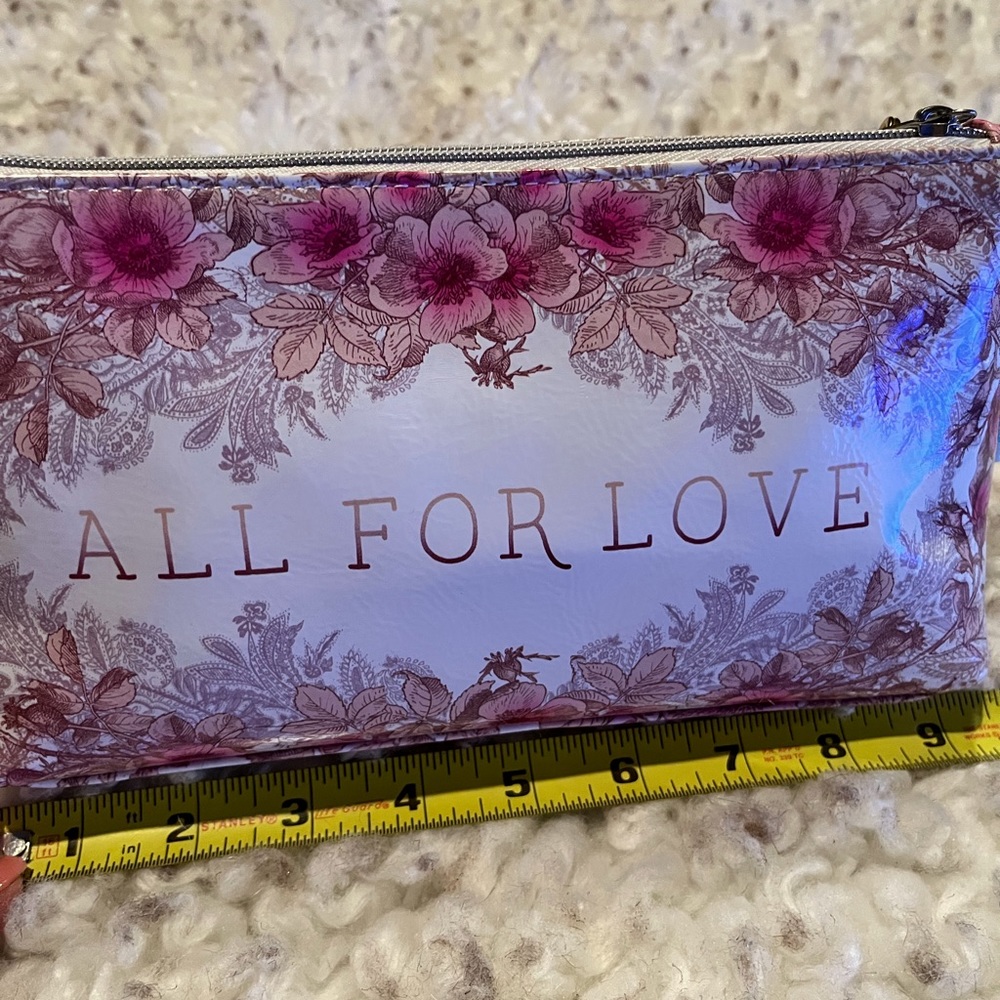 Make-up pouch.